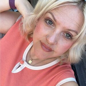 Meet your Posher, Felicity